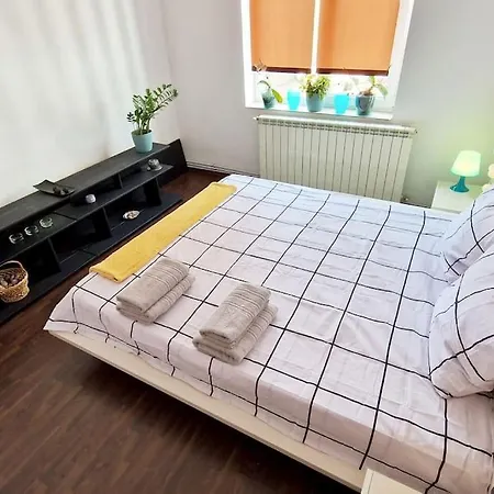 Old Town Cozy Crib Апартаменты *