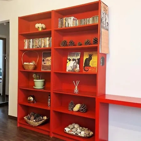 Old Town Cozy Crib *