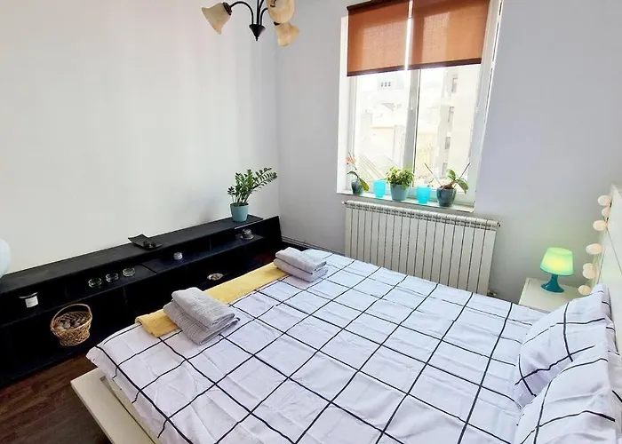 Old Town Cozy Crib *