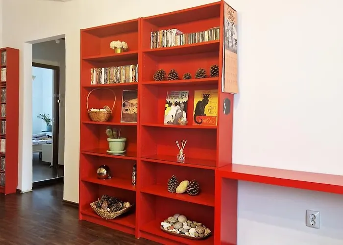 Old Town Cozy Crib *