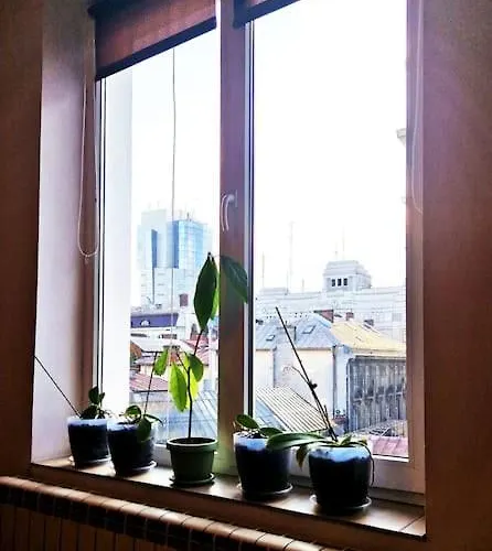 Old Town Cozy Crib *